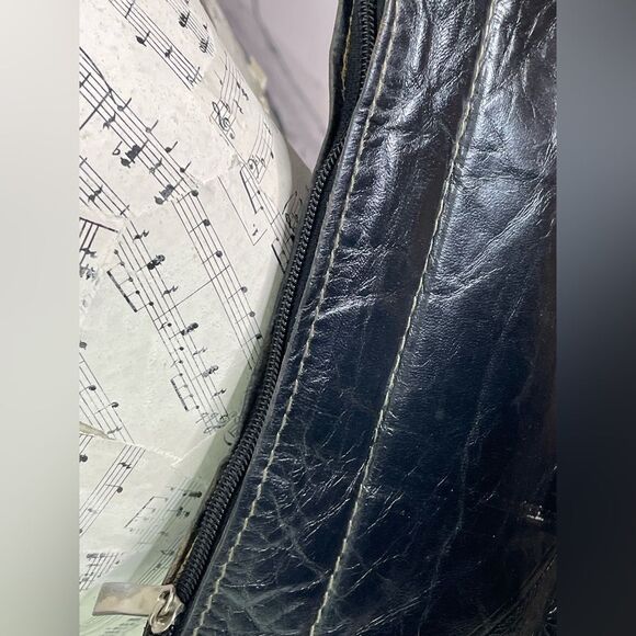 Vintage Black Leather Embossed Crossbody Handbag - Picture 5 of 10